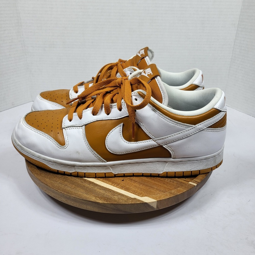 Nike Dunk Low Mens 11 Monarch White Excellent FQ6965-700 Retro Leather Sneaker